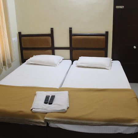 Anna Hotel Thiruvananthapuram Exterior foto