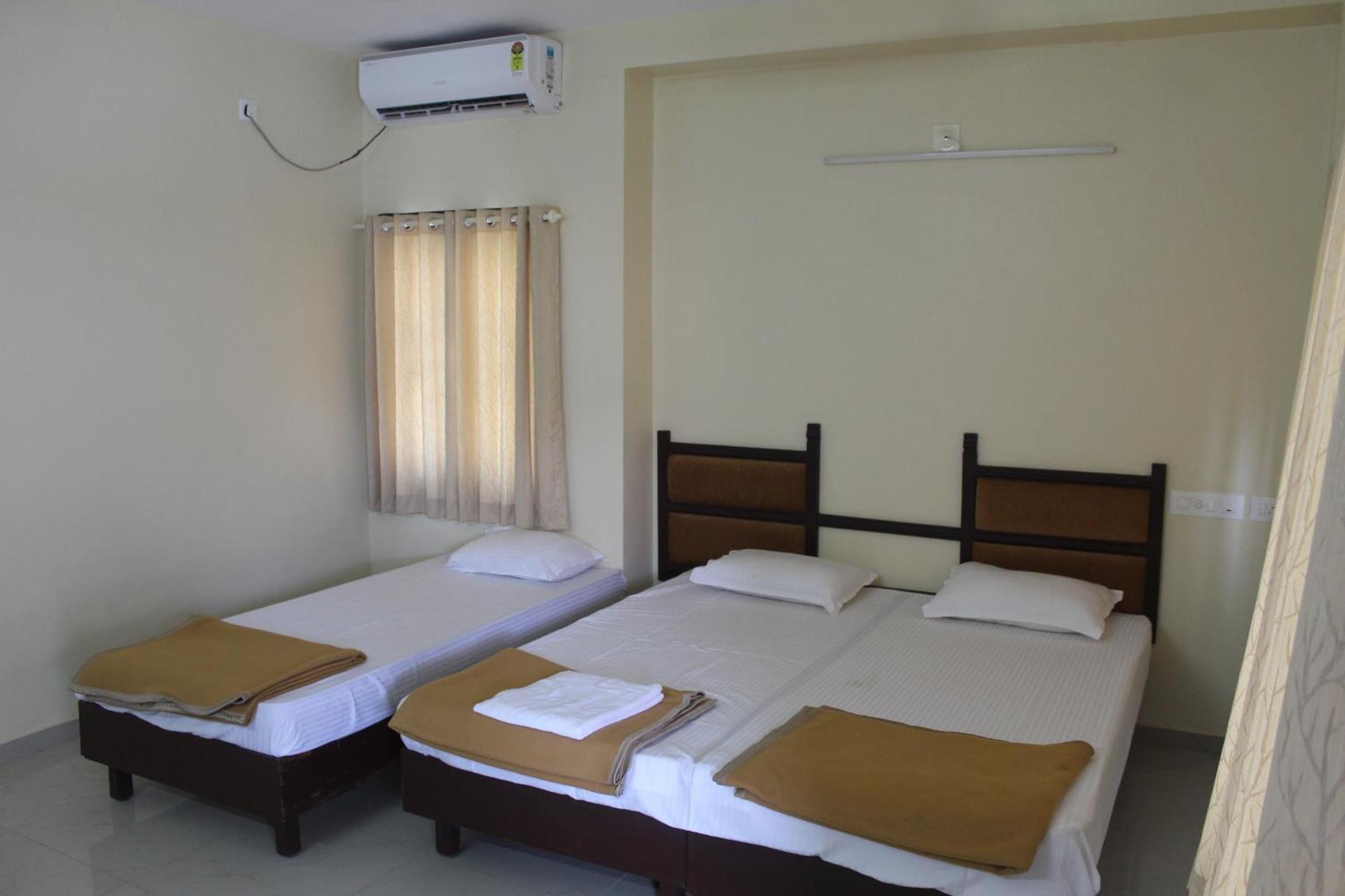 Anna Hotel Thiruvananthapuram Exterior foto