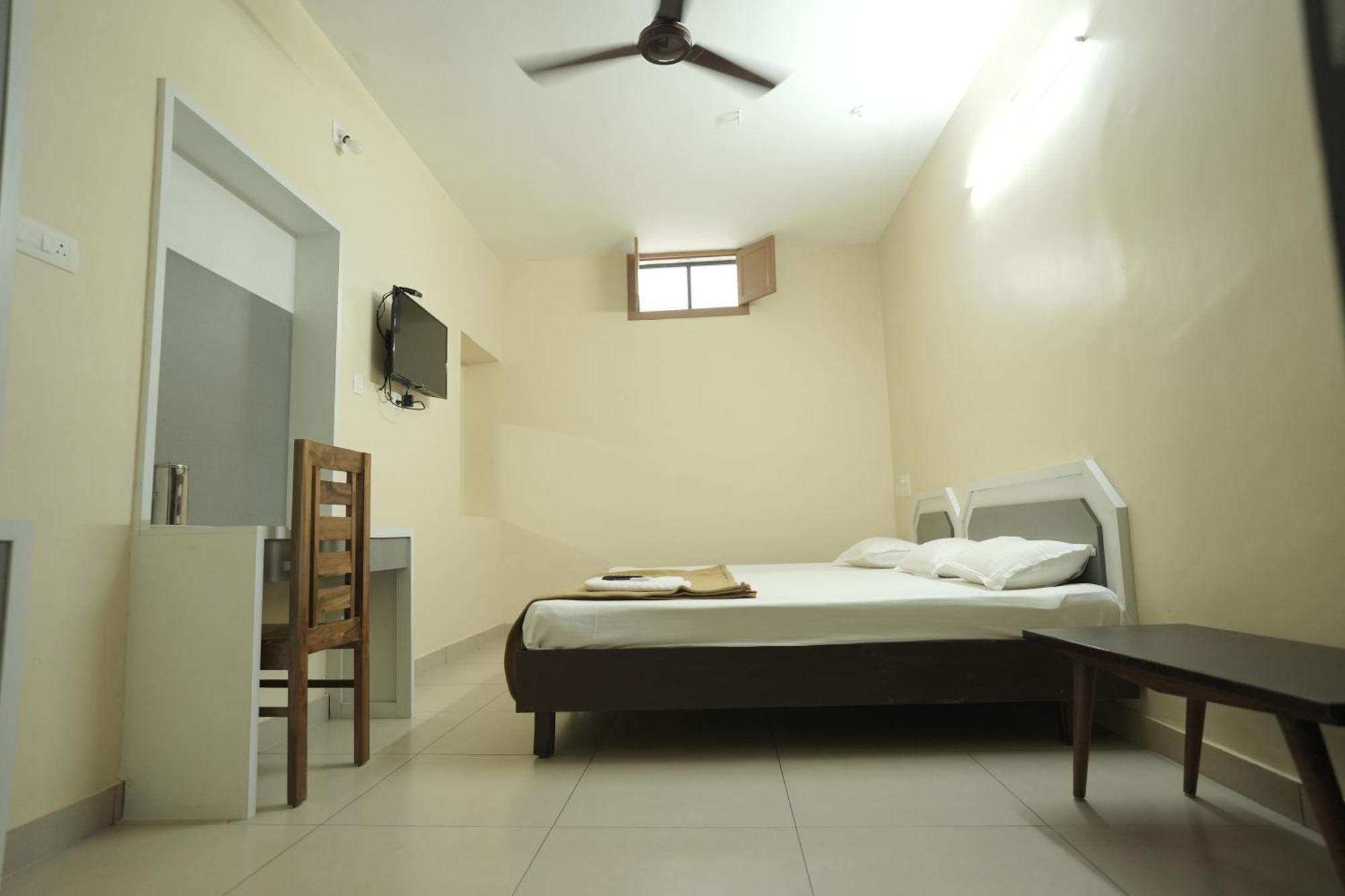 Anna Hotel Thiruvananthapuram Exterior foto